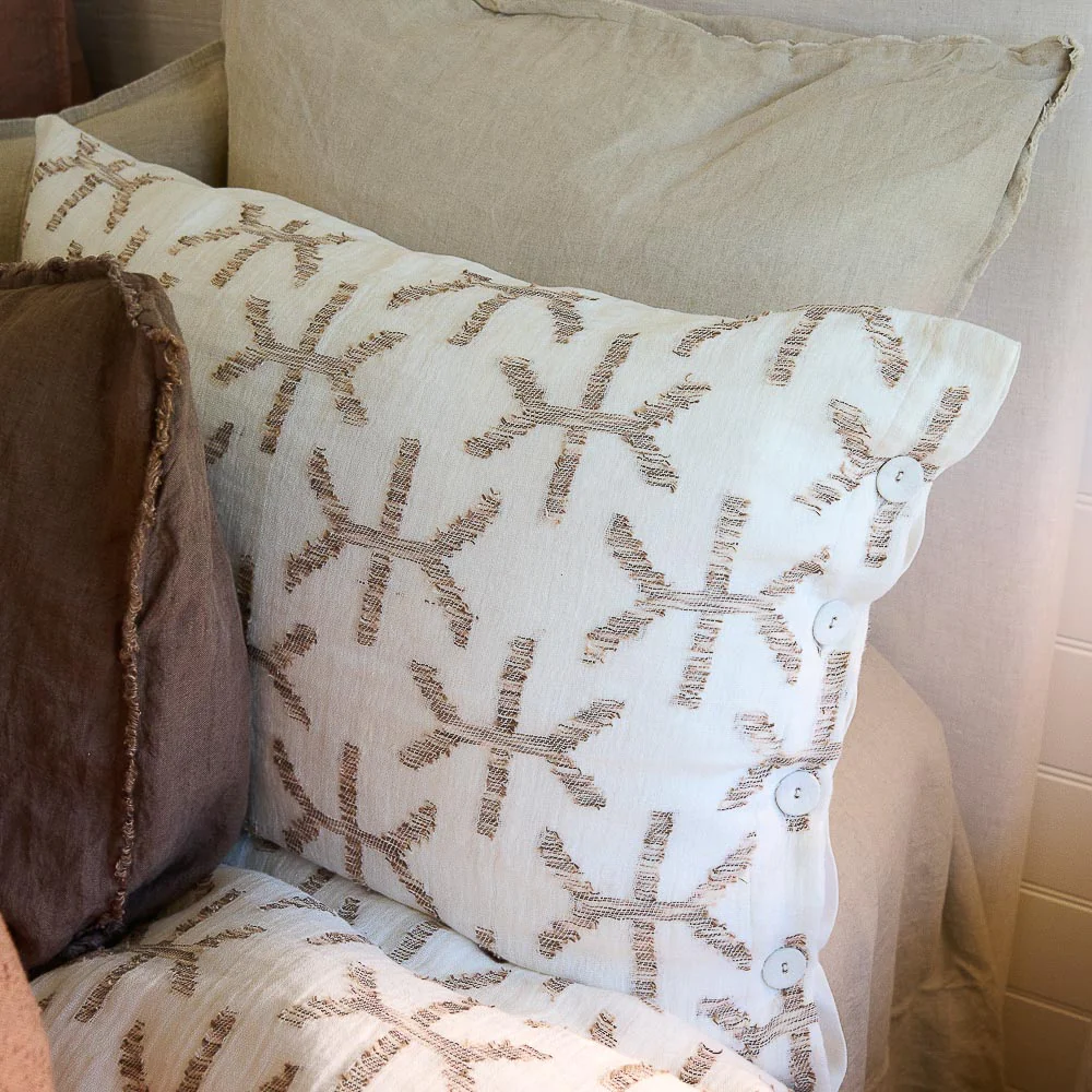 Eros Linen Cushion - Off White/Nutmeg