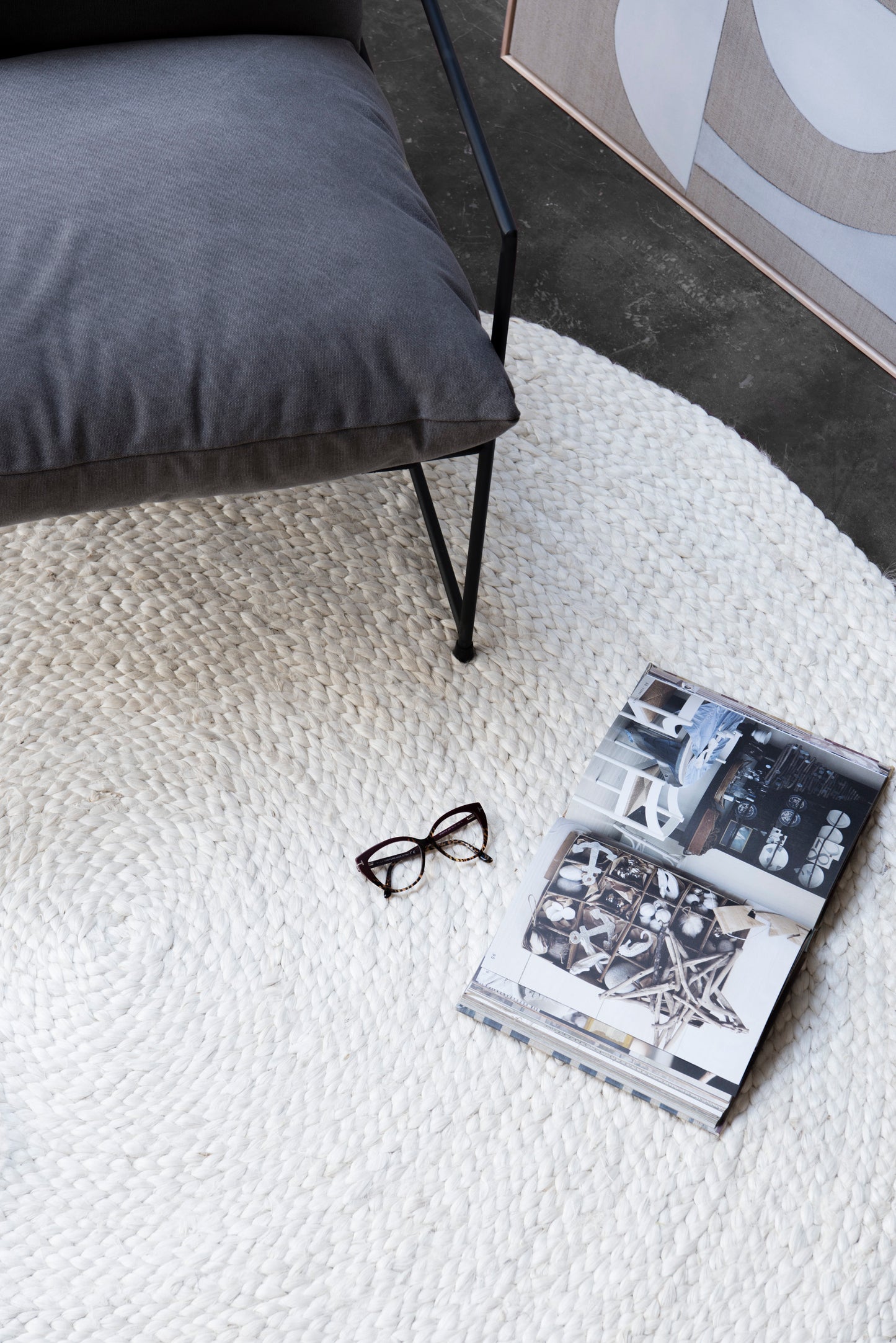 White Washed Round Braided Rug